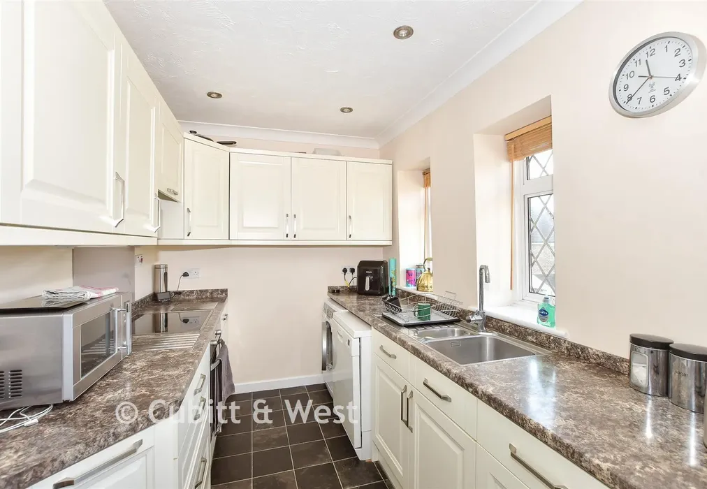 Kitchen/Diner - Barn House Lane, Pulborough, West Sussex - Wards of Kent