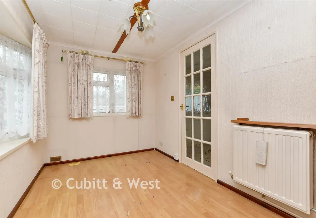 Dining Area - Ashurst Drive, Tadworth, Surrey - Wards of Kent