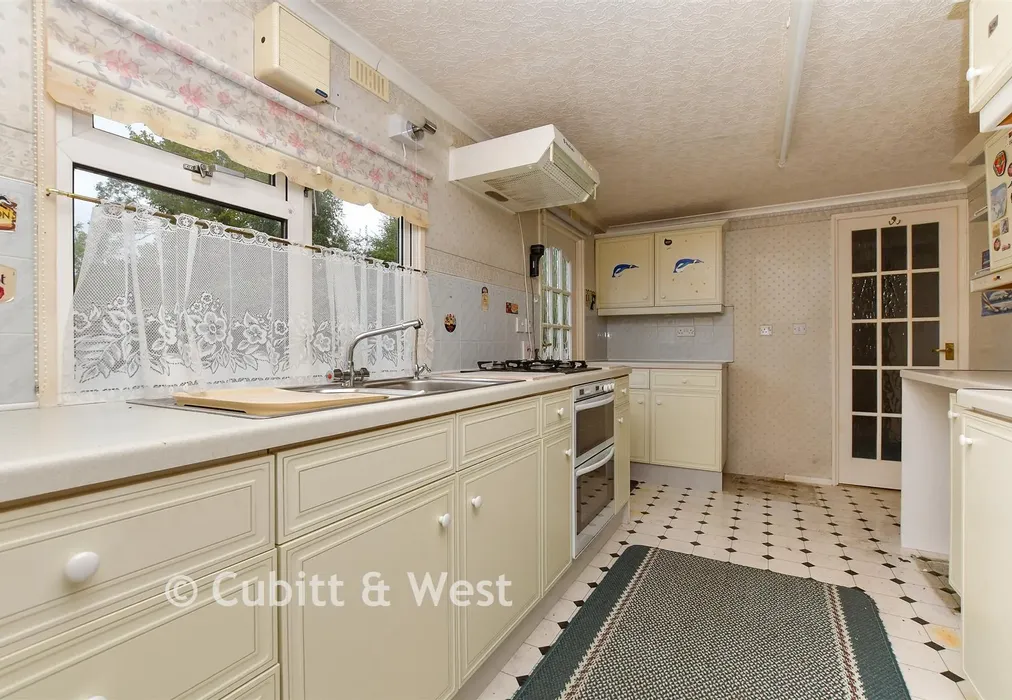 Kitchen - Ashurst Drive, Tadworth, Surrey - Wards of Kent
