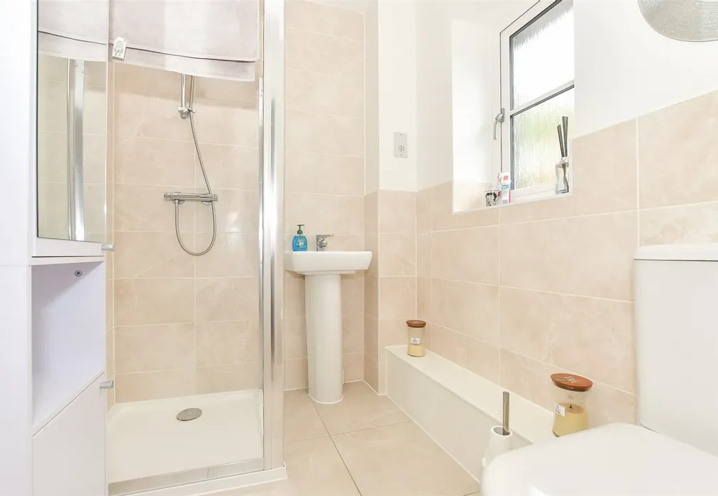 En-Suite Shower Room - Millennium Way, Heathfield, East Sussex - Wards of Kent