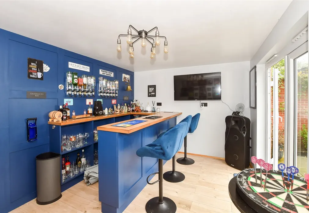 Room 1 - Millennium Way, Heathfield, East Sussex - Wards of Kent