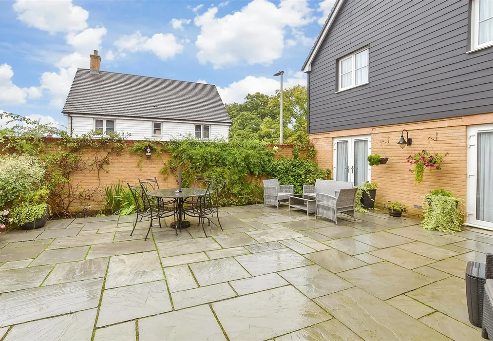 Rear Garden - Millennium Way, Heathfield, East Sussex - Wards of Kent