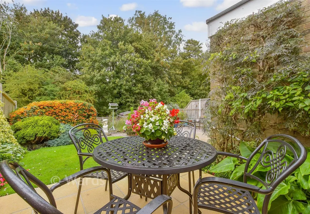 External Lifestyle Photograph - The Glen, Shepherdswell, Dover, Kent - Wards of Kent