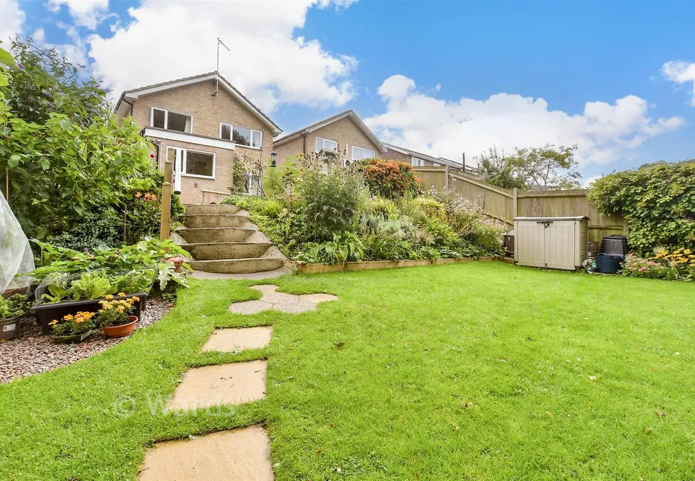 Rear Garden - The Glen, Shepherdswell, Dover, Kent - Wards of Kent