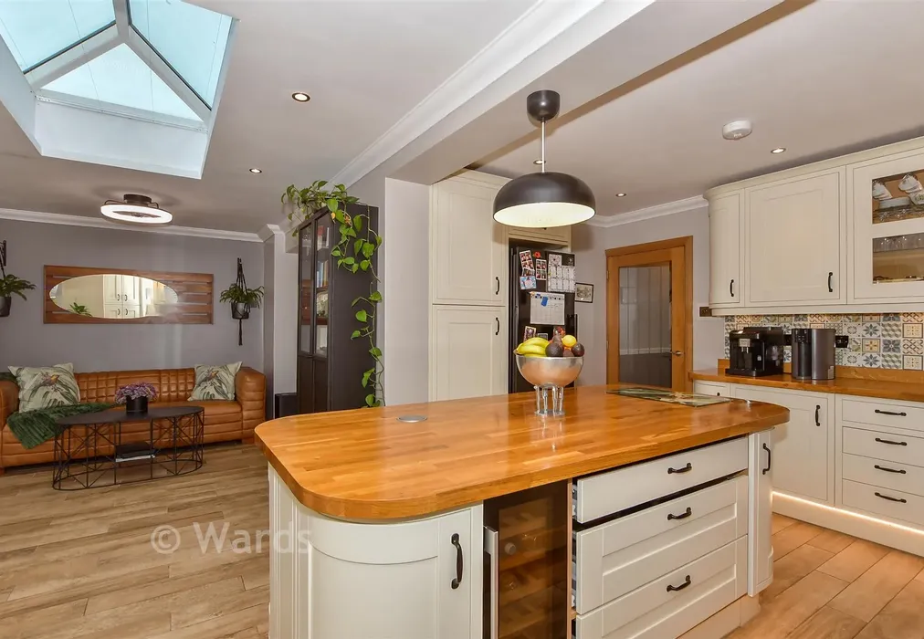 Kitchen - Newbury Avenue, Maidstone, Kent - Wards of Kent