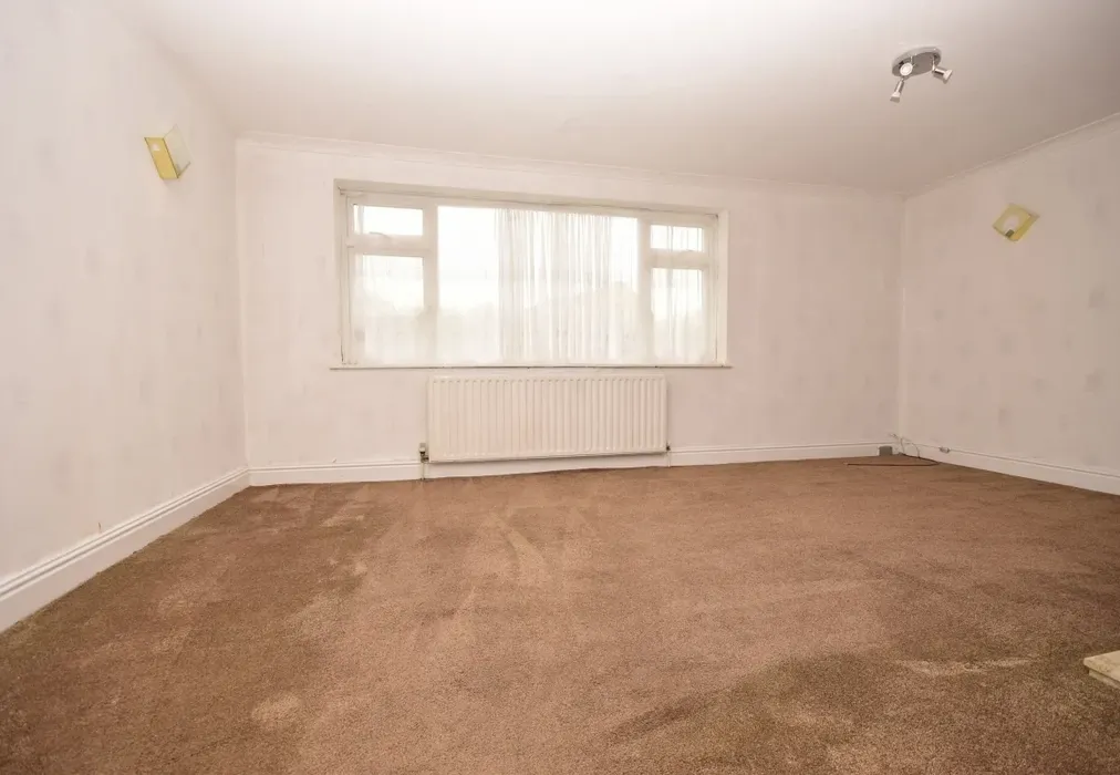 Lounge - Roodegate, Basildon, SS14 - Wards of Kent