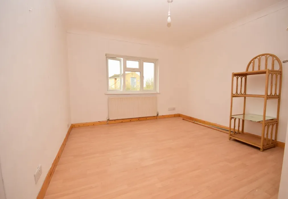 Bedroom 1 - Roodegate, Basildon, SS14 - Wards of Kent