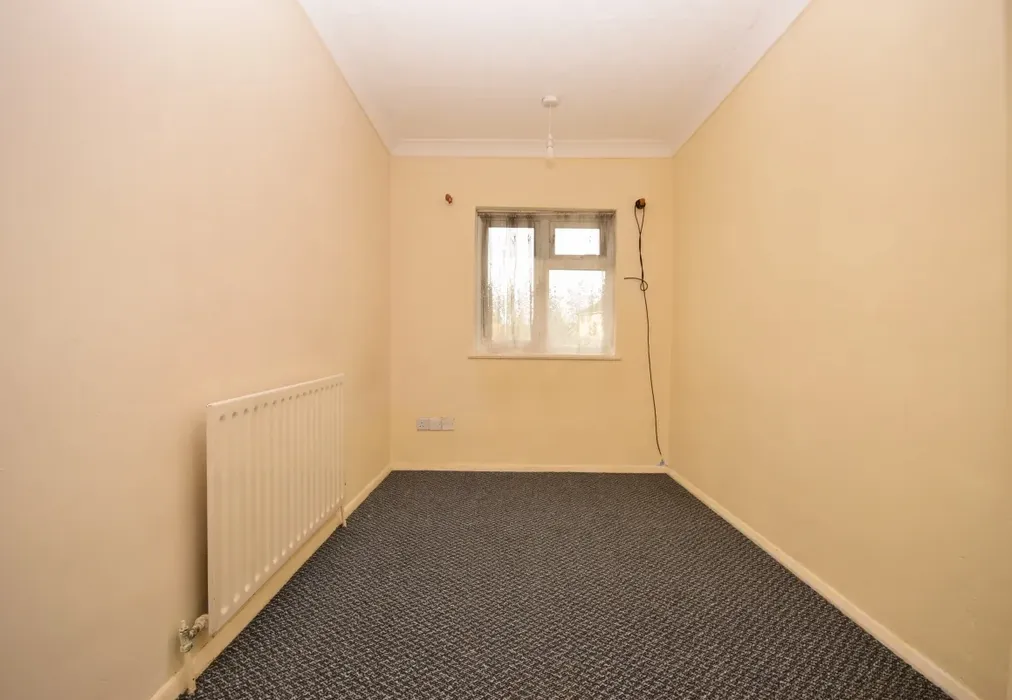 Bedroom 4 - Roodegate, Basildon, SS14 - Wards of Kent