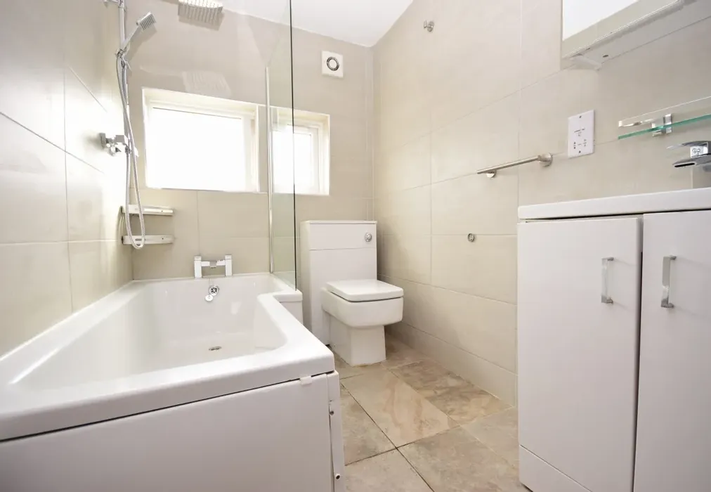 Bathroom - Roodegate, Basildon, SS14 - Wards of Kent