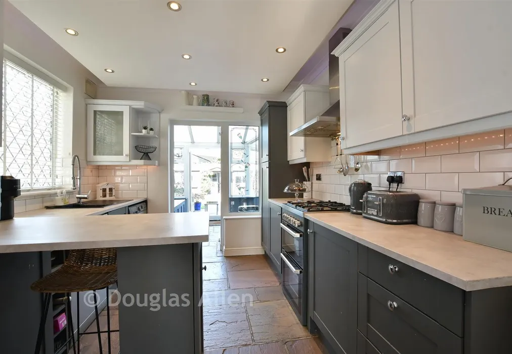 Kitchen - Avon Road, Upminster, Essex - Wards of Kent