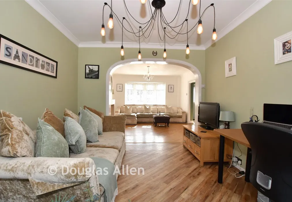 Dining Area - Avon Road, Upminster, Essex - Wards of Kent