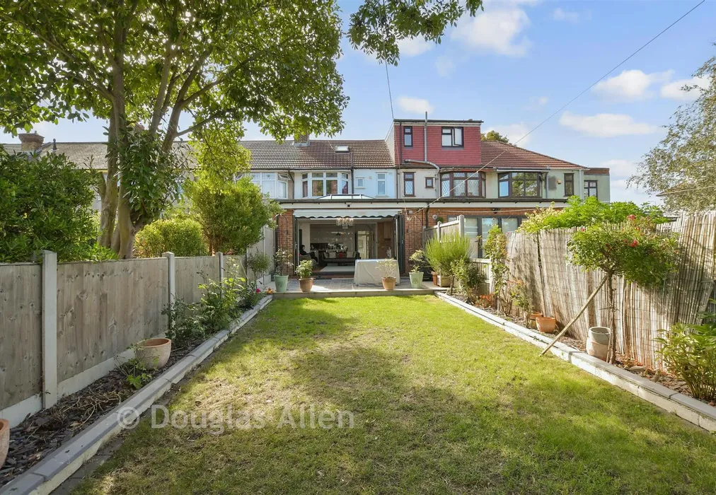 Rear Garden - Eccleston Crescent, Romford, Essex - Wards of Kent