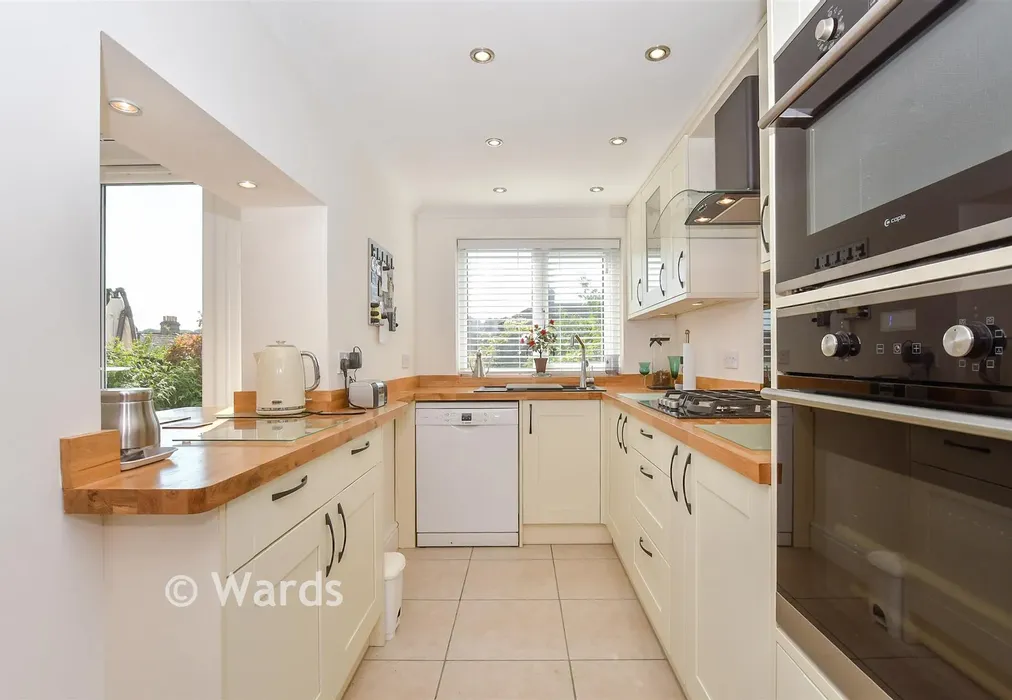 Kitchen - Heathfield Avenue, Dover, Kent - Wards of Kent