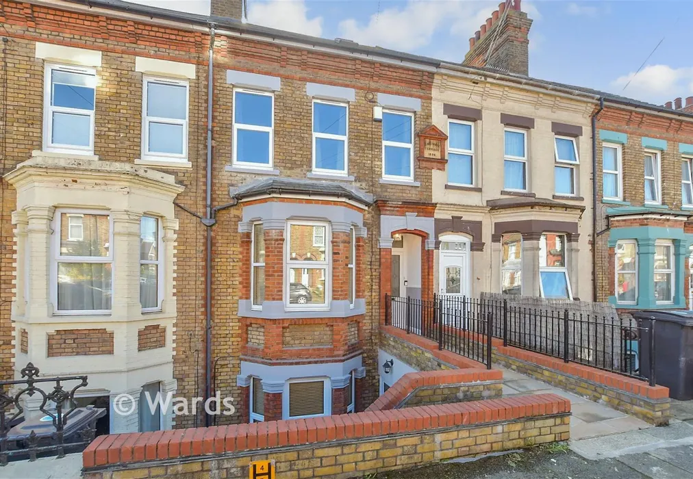 External Front Web.. - Heathfield Avenue, Dover, Kent - Wards of Kent