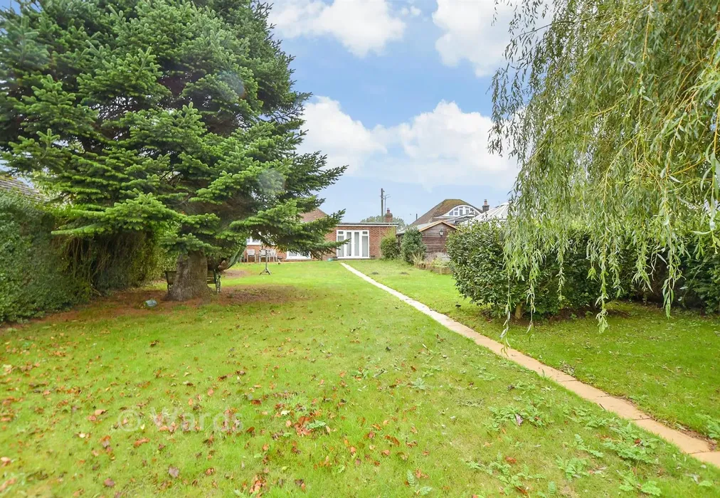 Rear Garden - Swan Lane, Sellindge, Ashford, Kent - Wards of Kent