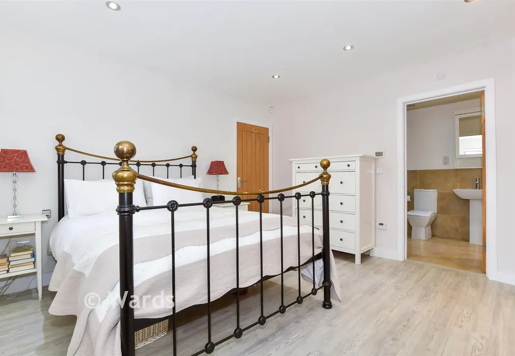 Bedroom 1 - Offham Road, West Malling, Kent - Wards of Kent