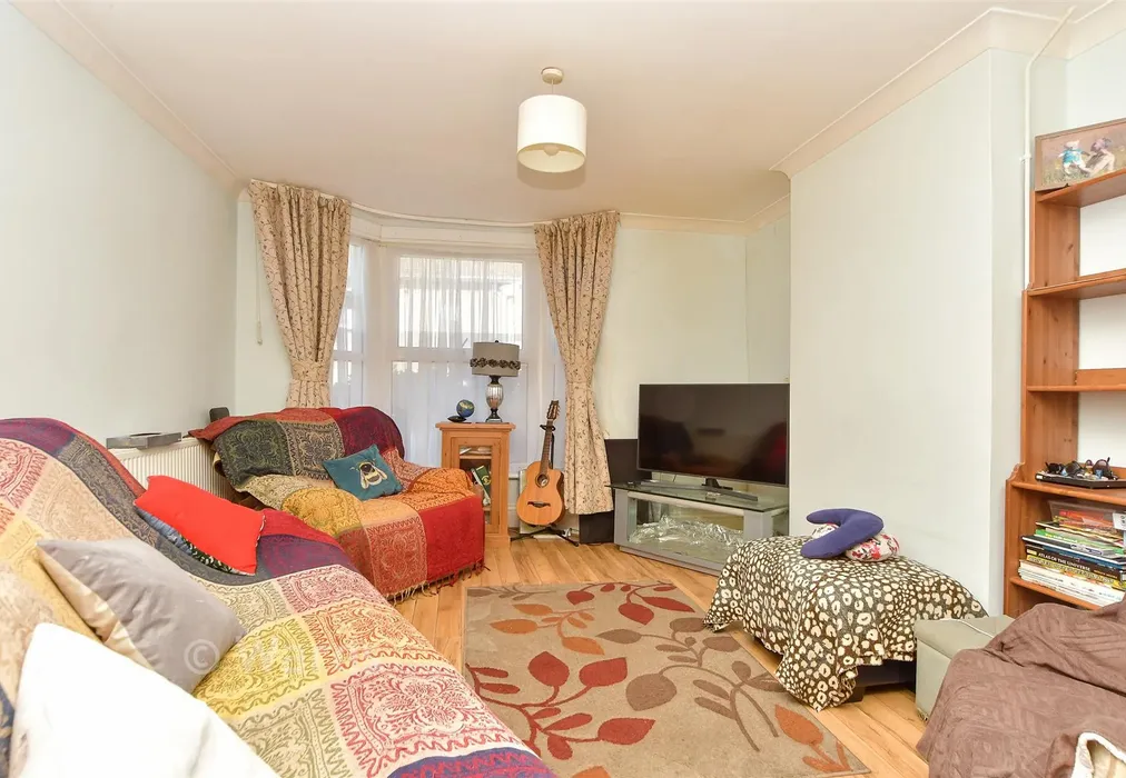 Lounge - Alma Road, Sheerness, Kent - Wards of Kent