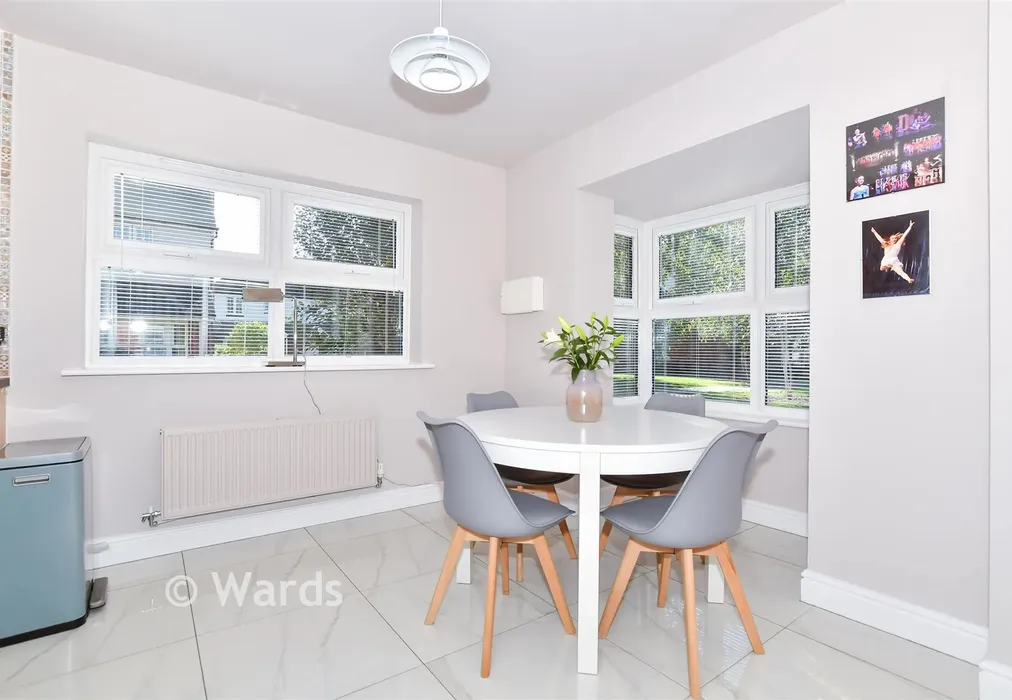 Kitchen/Diner - Waterloo Walk, Kings Hill, West Malling, Kent - Wards of Kent