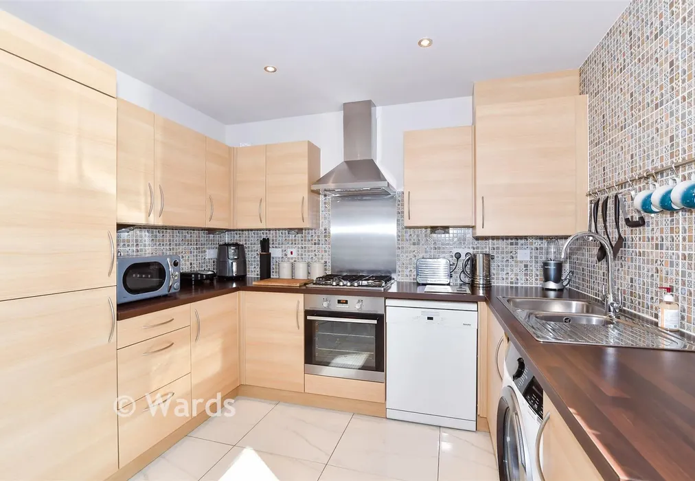 Kitchen/Diner - Waterloo Walk, Kings Hill, West Malling, Kent - Wards of Kent