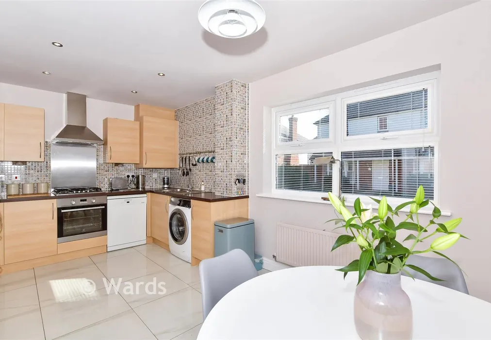 Kitchen/Diner - Waterloo Walk, Kings Hill, West Malling, Kent - Wards of Kent