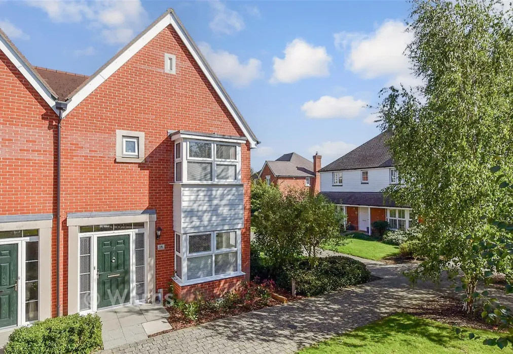 Front Brochure New - Waterloo Walk, Kings Hill, West Malling, Kent - Wards of Kent