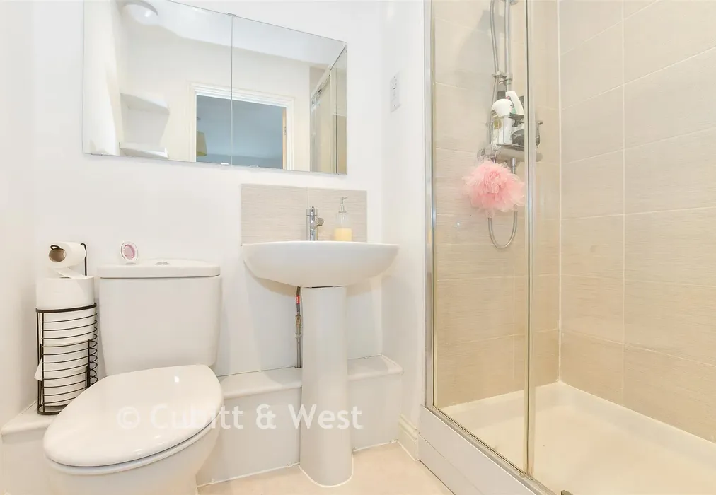 En-Suite Shower Room - Bailey Place, Crowborough, East Sussex - Wards of Kent