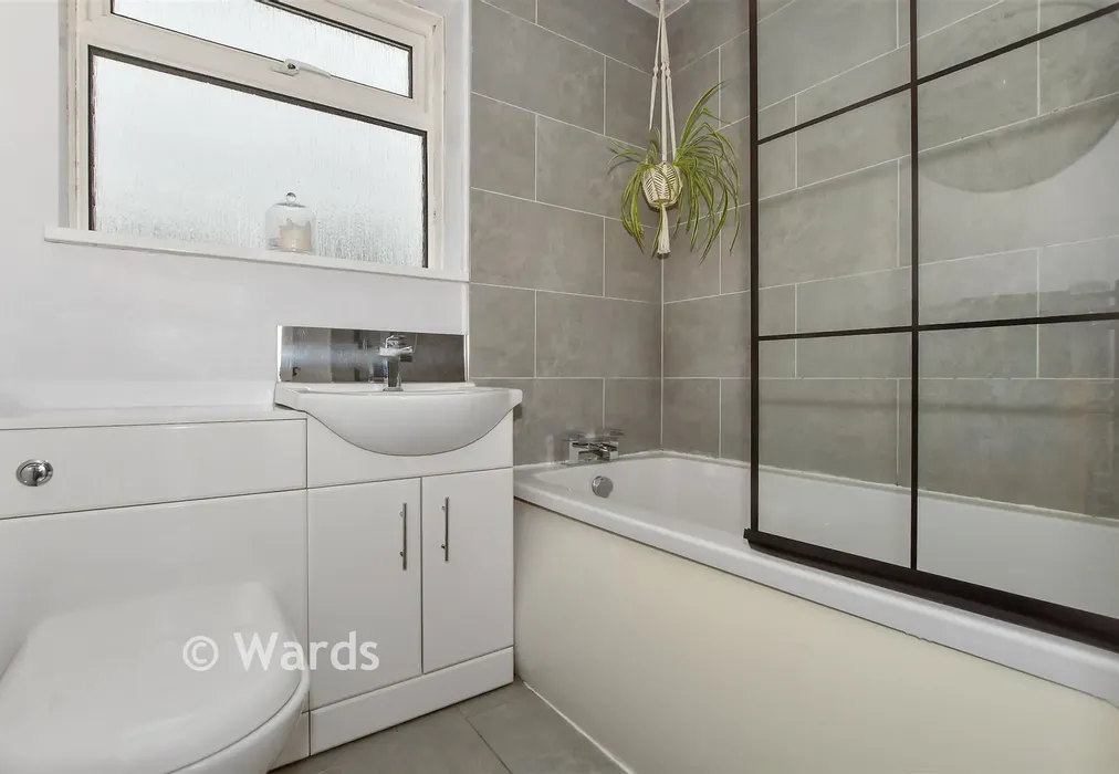 Bathroom - Amsbury Road, Coxheath, Maidstone, Kent - Wards of Kent