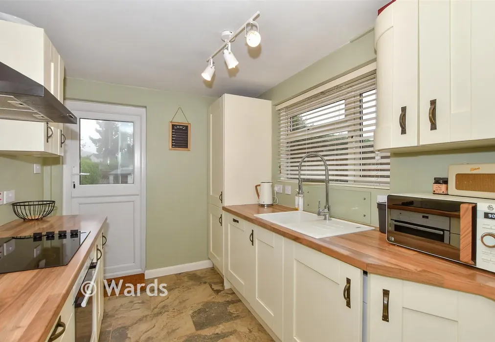 Kitchen - Amsbury Road, Coxheath, Maidstone, Kent - Wards of Kent