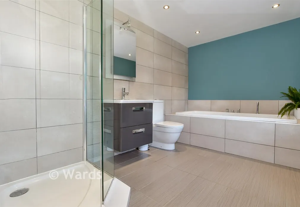 Bathroom - The Green, Boughton Monchelsea, Maidstone, Kent - Wards of Kent