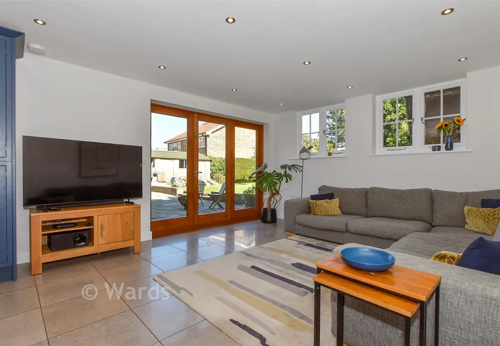Kitchen/Family Room - The Green, Boughton Monchelsea, Maidstone, Kent - Wards of Kent