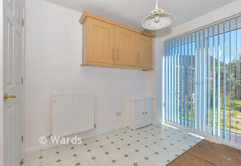 Kitchen/Diner - Farleys Way, Peasmarsh, Rye, East Sussex - Wards of Kent