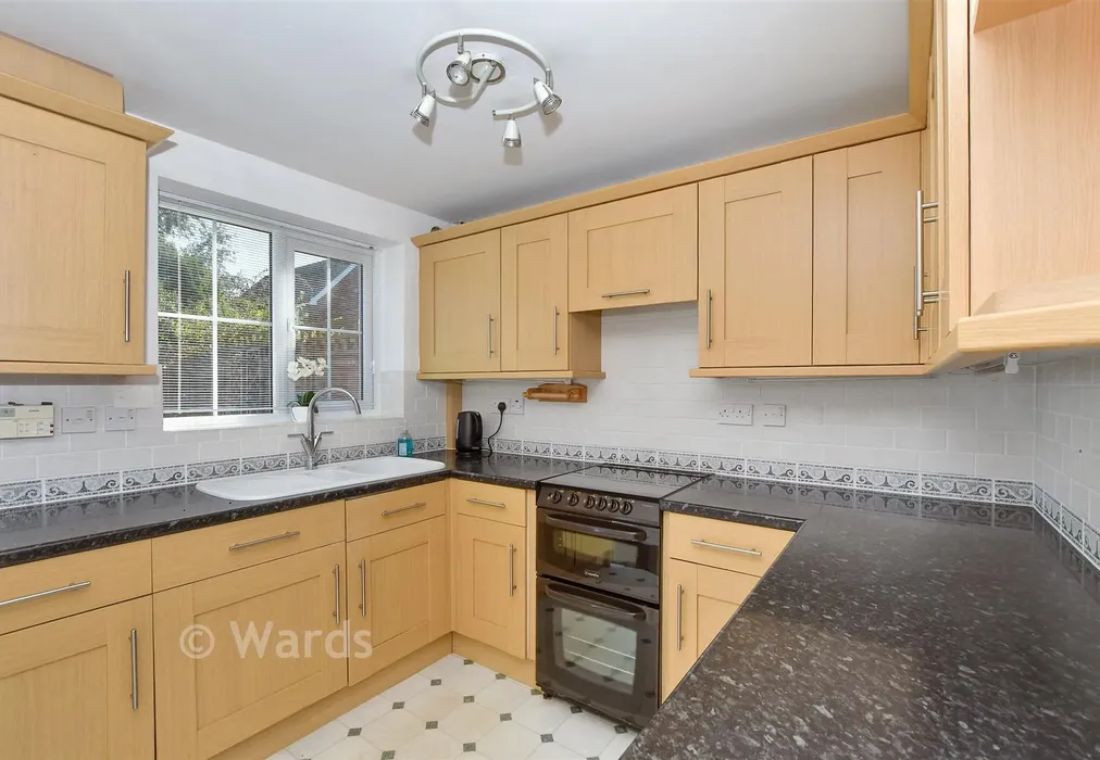 Kitchen/Diner - Farleys Way, Peasmarsh, Rye, East Sussex - Wards of Kent