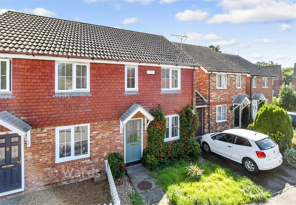 Front (Web) - Farleys Way, Peasmarsh, Rye, East Sussex - Wards of Kent