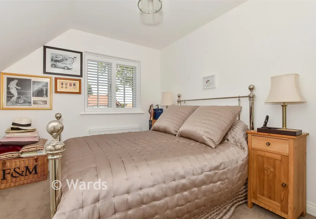 Bedroom 1 - Hawthornden Grove, Yalding, Maidstone, Kent - Wards of Kent