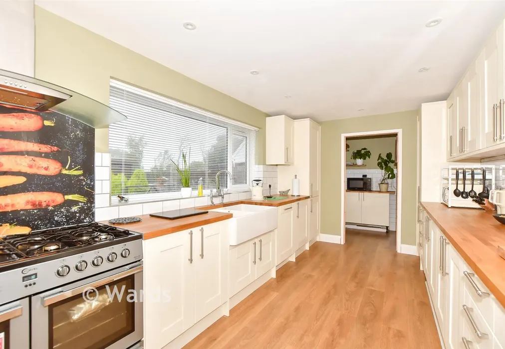 Kitchen - High Knocke, Dymchurch, Kent - Wards of Kent