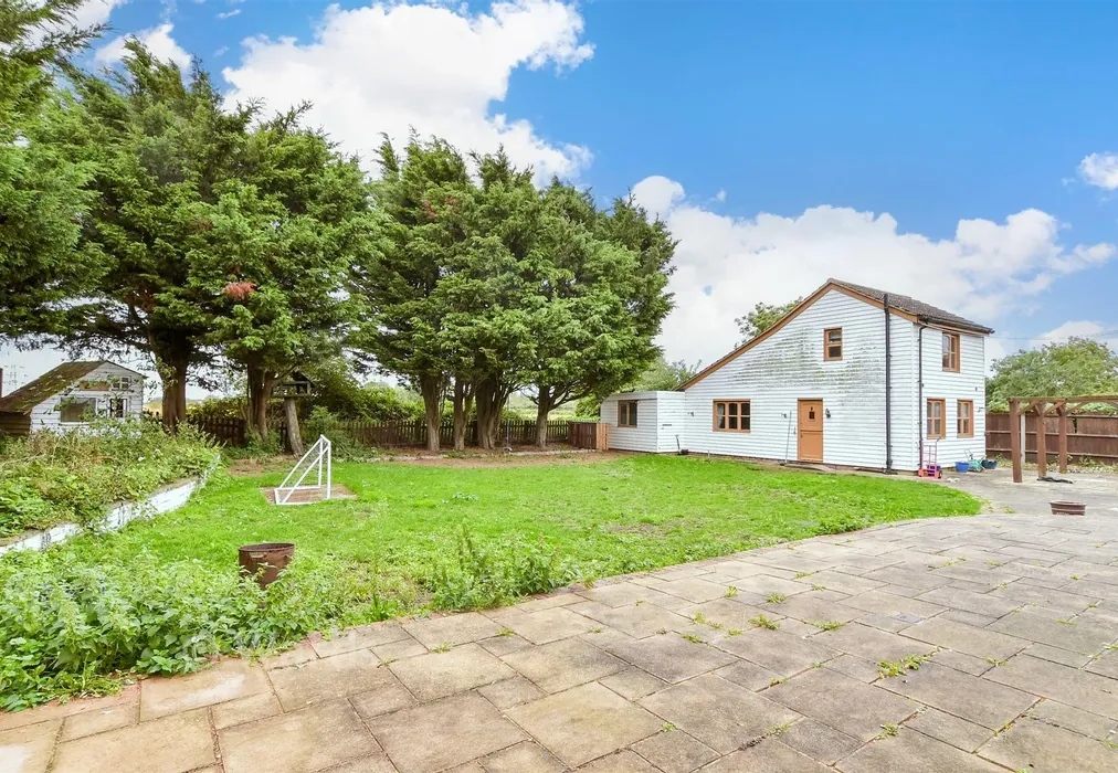 Rear Garden - Jacobs Lane, Hoo, Rochester, Kent - Wards of Kent