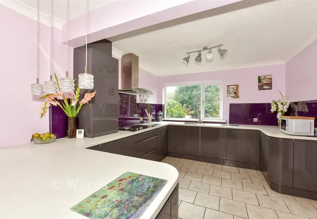 Kitchen - Nelson Avenue, Minster On Sea, Sheerness, Kent - Wards of Kent