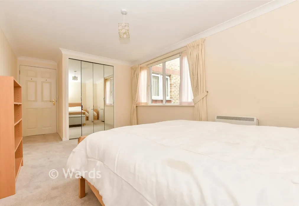 Bedroom 1 - Beechwood Avenue, Deal, Kent - Wards of Kent