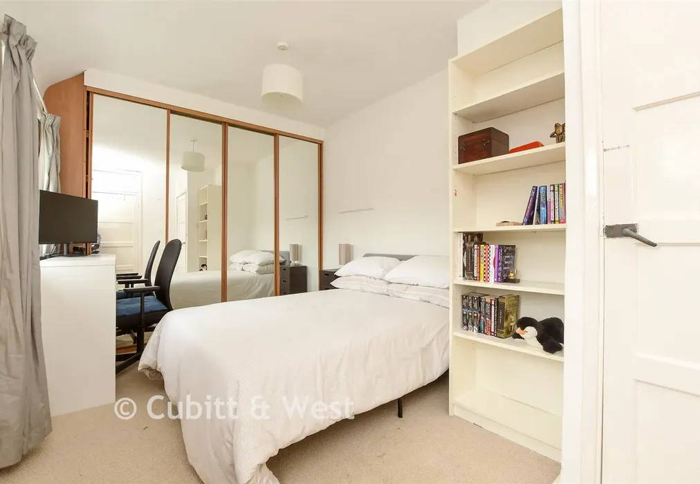 Bedroom 3 - Felday Houses, Holmbury St Mary, Dorking, Surrey - Wards of Kent