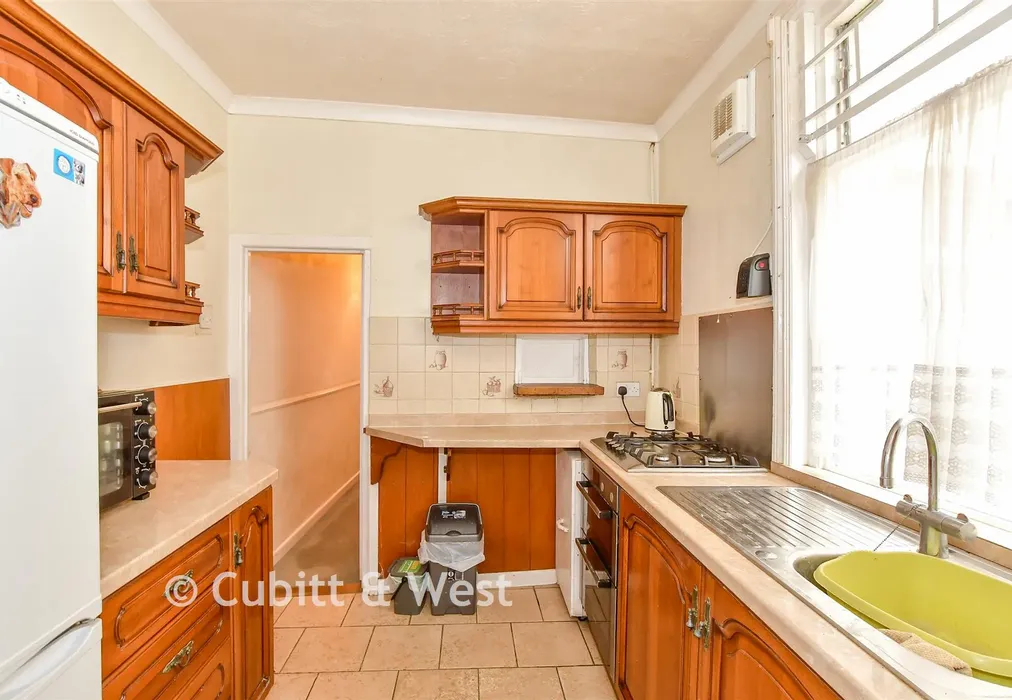Kitchen - Kimberley Road, Southsea, Hampshire - Wards of Kent
