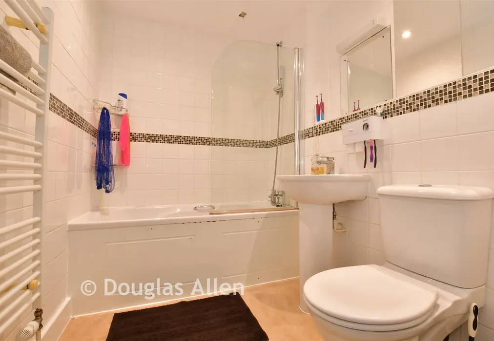 Bathroom - Market Avenue, Wickford, Essex - Wards of Kent