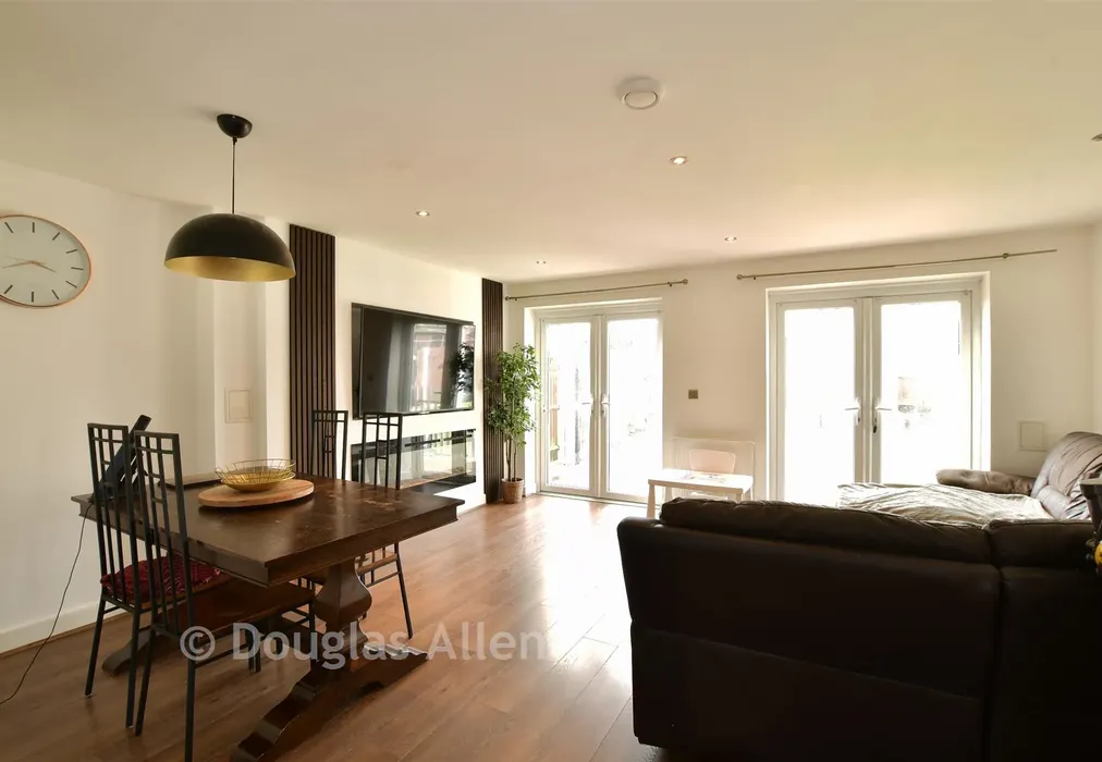 Lounge/Dining Room - Market Avenue, Wickford, Essex - Wards of Kent