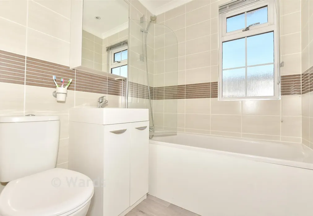 Bathroom - Oatfield Way, Hythe, Kent - Wards of Kent