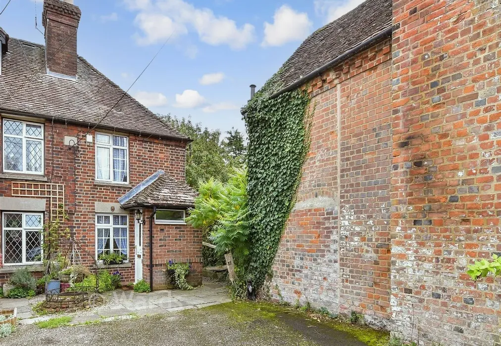 Front - School Lane, West Kingsdown, Kent - Wards of Kent