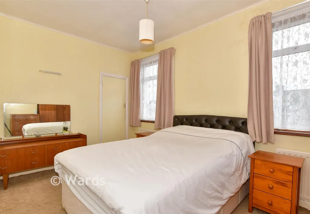 Bedroom 1 - Eastcote Road, Welling, Kent - Wards of Kent