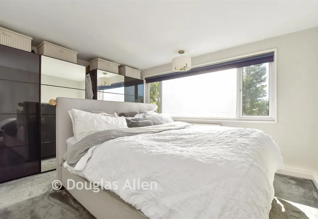 Bedroom 1 - Broadmead Road, Woodford Green - Wards of Kent