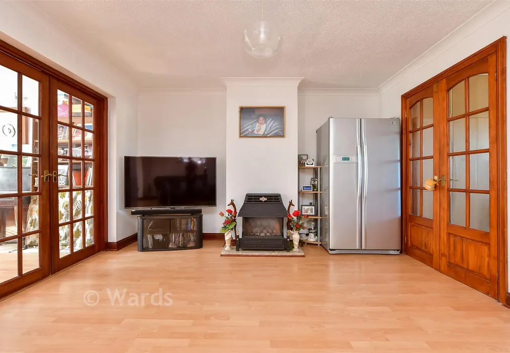 Lounge - Bromstone Road, Broadstairs, Kent - Wards of Kent