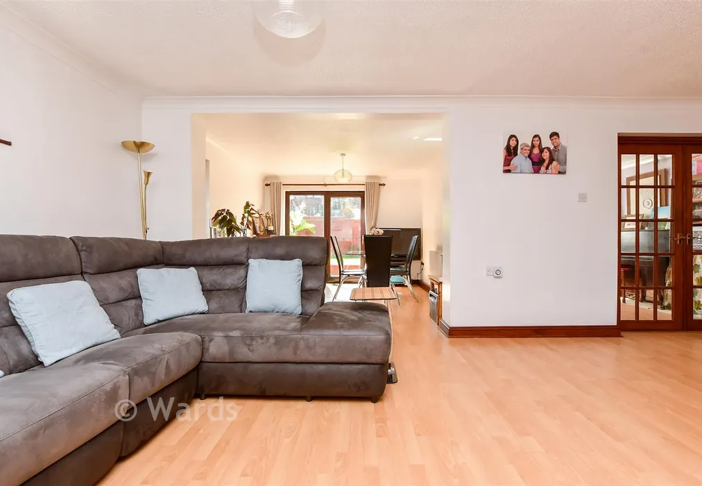 Lounge - Bromstone Road, Broadstairs, Kent - Wards of Kent