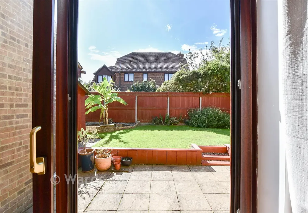 Internal Lifestyle Photograph - Bromstone Road, Broadstairs, Kent - Wards of Kent