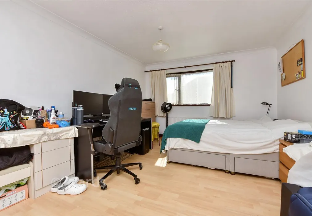Bedroom 2 - Bromstone Road, Broadstairs, Kent - Wards of Kent